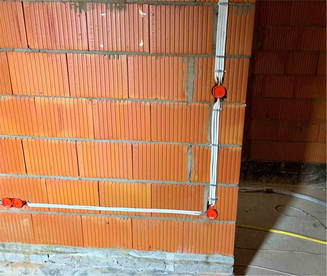 Mocowanie_puszek_osprzetowych_S02