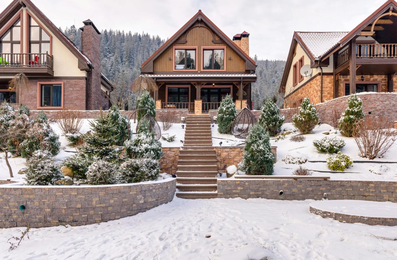 Photo by Max Vakhtbovych: https://www.pexels.com/photo/houses-in-village-in-winter-7746467/