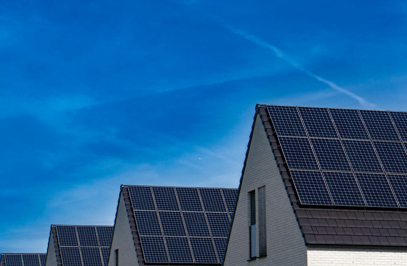 Photo by Budget Bizar: https://www.pexels.com/photo/solar-panels-on-buildings-roofs-16427010/